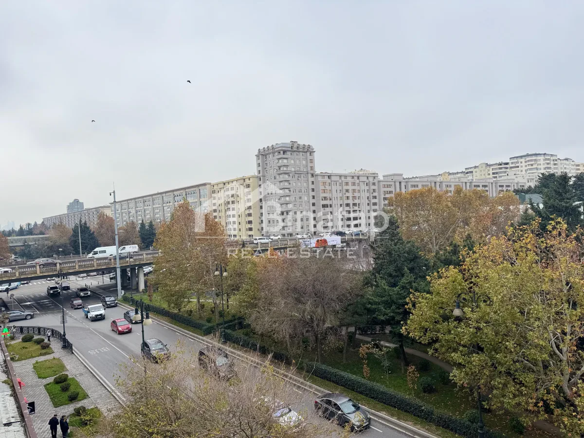 Satılır 2 otaqlı köhnə tikili 75 m², Gənclik m. — şəkil 14