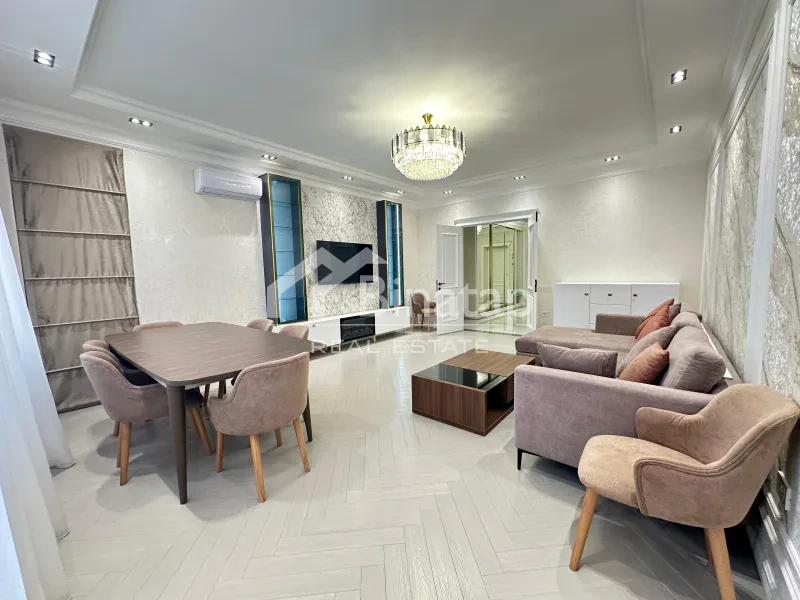 Satılır 2 otaqlı yeni tikili 108 m², 28 May m. — şəkil 3
