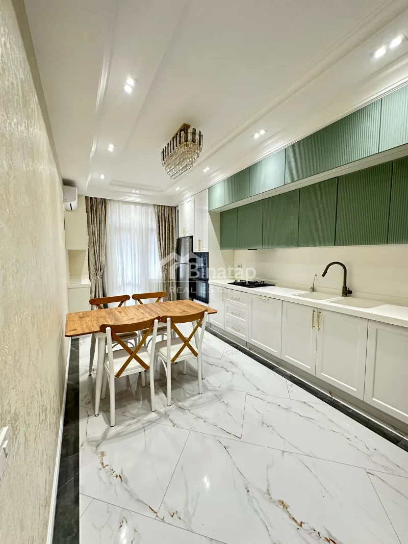 Satılır 2 otaqlı yeni tikili 108 m², 28 May m. — şəkil 12