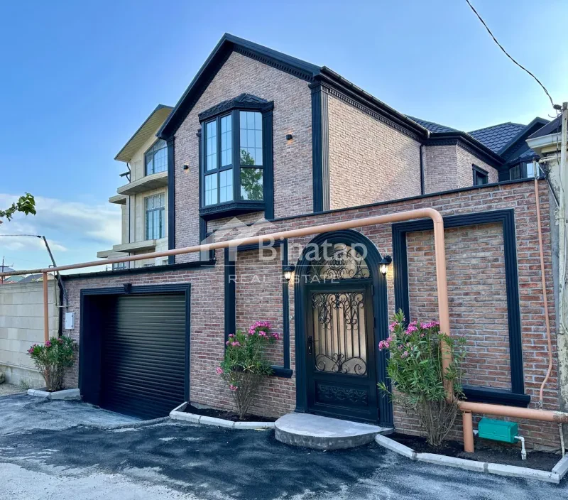 Satılır 5 otaqlı həyət evi / bağ evi 250 m², Badamdar qəs.
