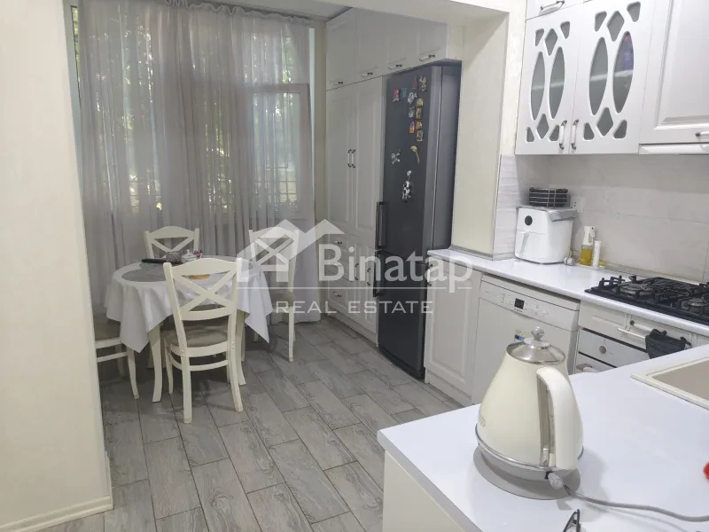 Satılır 3 otaqlı köhnə tikili 70 m², Elmlər Akademiyası m. — şəkil 4