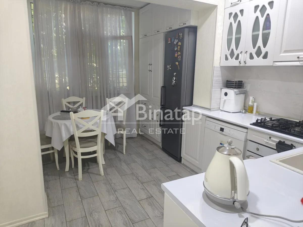 Satılır 3 otaqlı köhnə tikili 70 m², Elmlər Akademiyası m. — şəkil 4