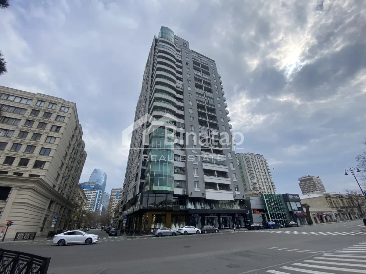 Продаётся 3-комн. новостройка 190 м², м. Джафар Джаббарлы — фото 1