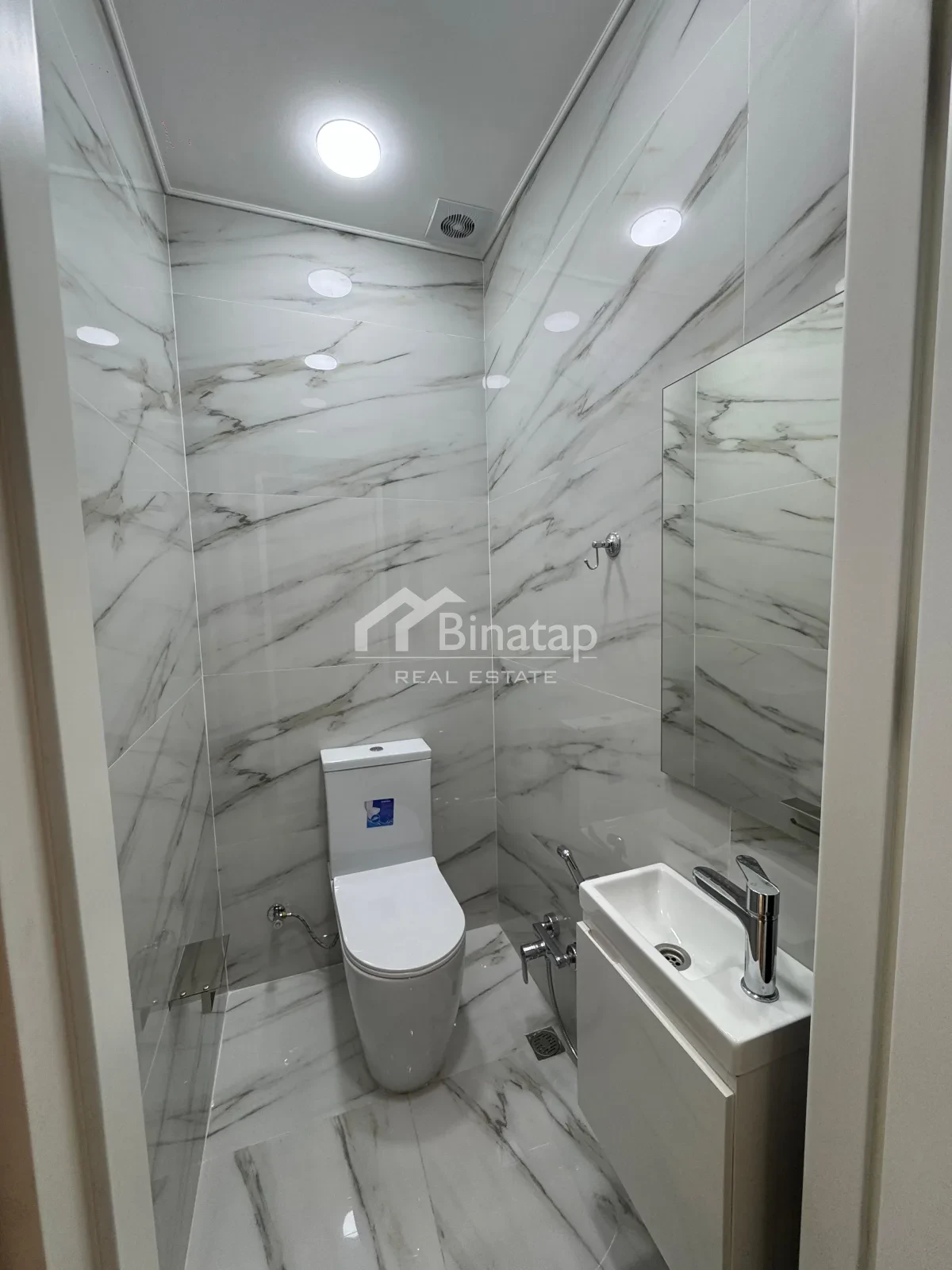 İcarəyə verilir 3 otaqlı yeni tikili 135 m², 28 May m. — şəkil 19