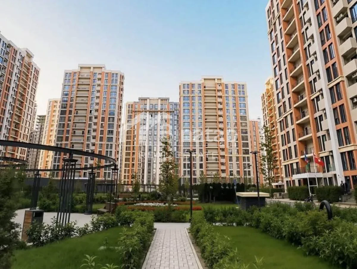 Satılır 3 otaqlı yeni tikili 83 m², Elmlər Akademiyası m. — şəkil 1