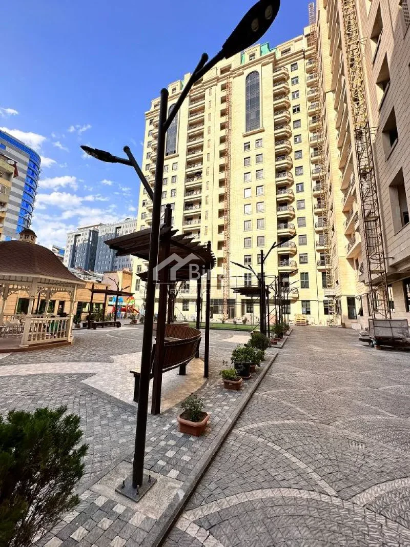Satılır 4 otaqlı yeni tikili 211 m², Nizami m. — şəkil 5