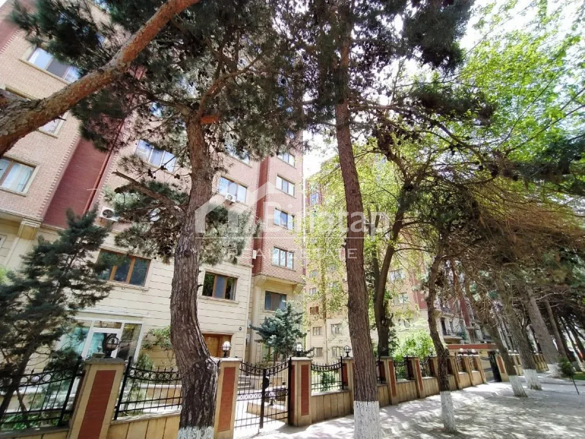 Продаётся 4-комн. новостройка 180 м², м. Гянджлик — фото 2