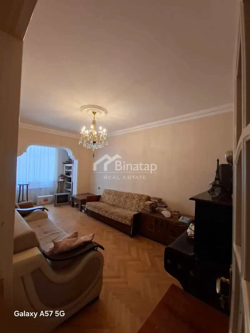 Продаётся 3-комн. квартира 85 м², м. Нефтчиляр