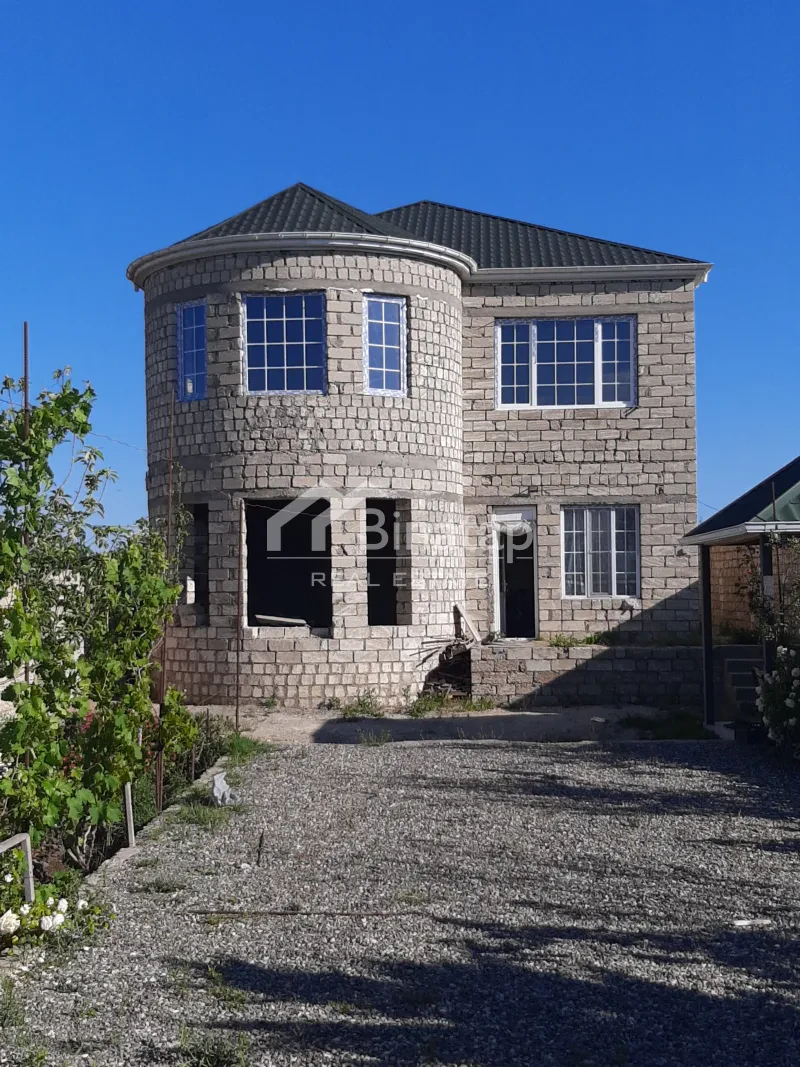 Satılır 6 otaqlı həyət evi / bağ evi 240 m², Abşeron r.