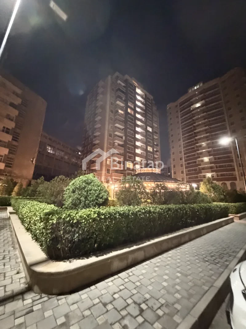 Satılır 4 otaqlı yeni tikili 186 m², 28 May m.