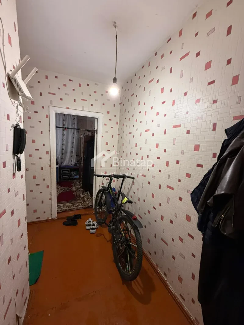 Satılır 1 otaqlı köhnə tikili 42 m², İnşaatçılar m. — şəkil 6
