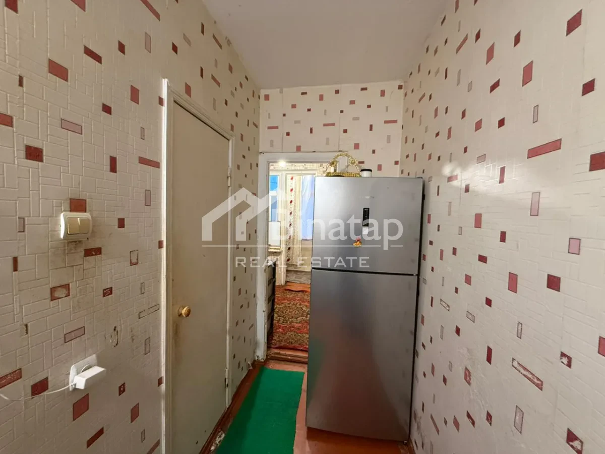 Satılır 1 otaqlı köhnə tikili 42 m², İnşaatçılar m. — şəkil 9