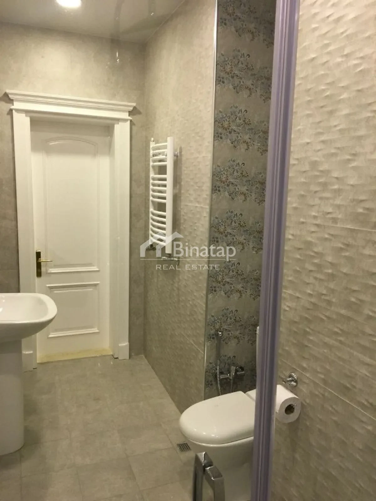 İcarəyə verilir 3 otaqlı yeni tikili 160 m², 28 May m. — şəkil 16