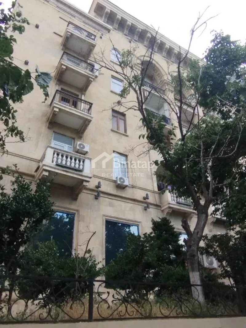 Продаётся 2-комн. квартира 50 м², м. Ичеришехер