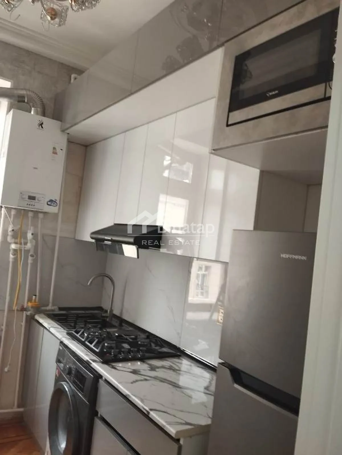 Продаётся 2-комн. квартира 50 м², м. Ичеришехер — фото 8