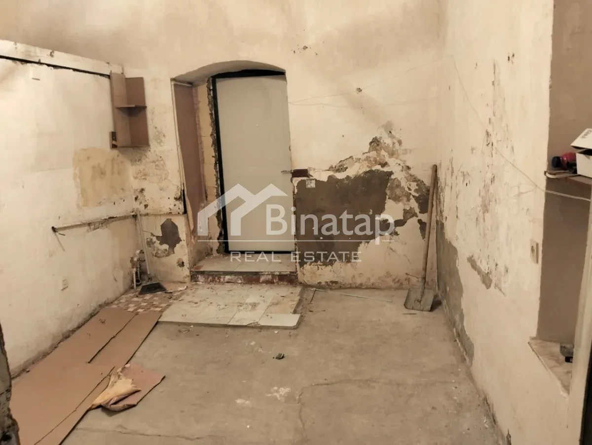 Satılır 2 otaqlı köhnə tikili 30 m², Sahil m. — şəkil 3