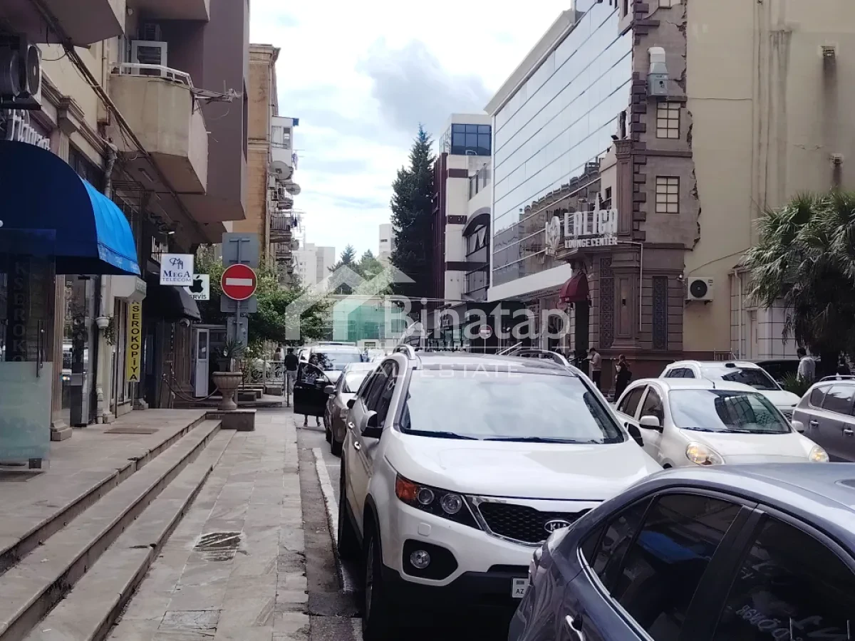Satılır 3 otaqlı köhnə tikili 75 m², Elmlər Akademiyası m. — şəkil 12