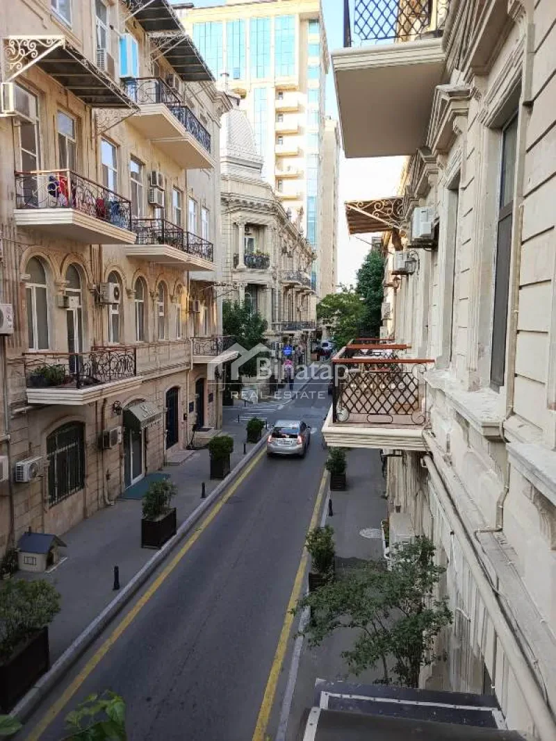 Satılır 2 otaqlı köhnə tikili 47 m², 28 May m.