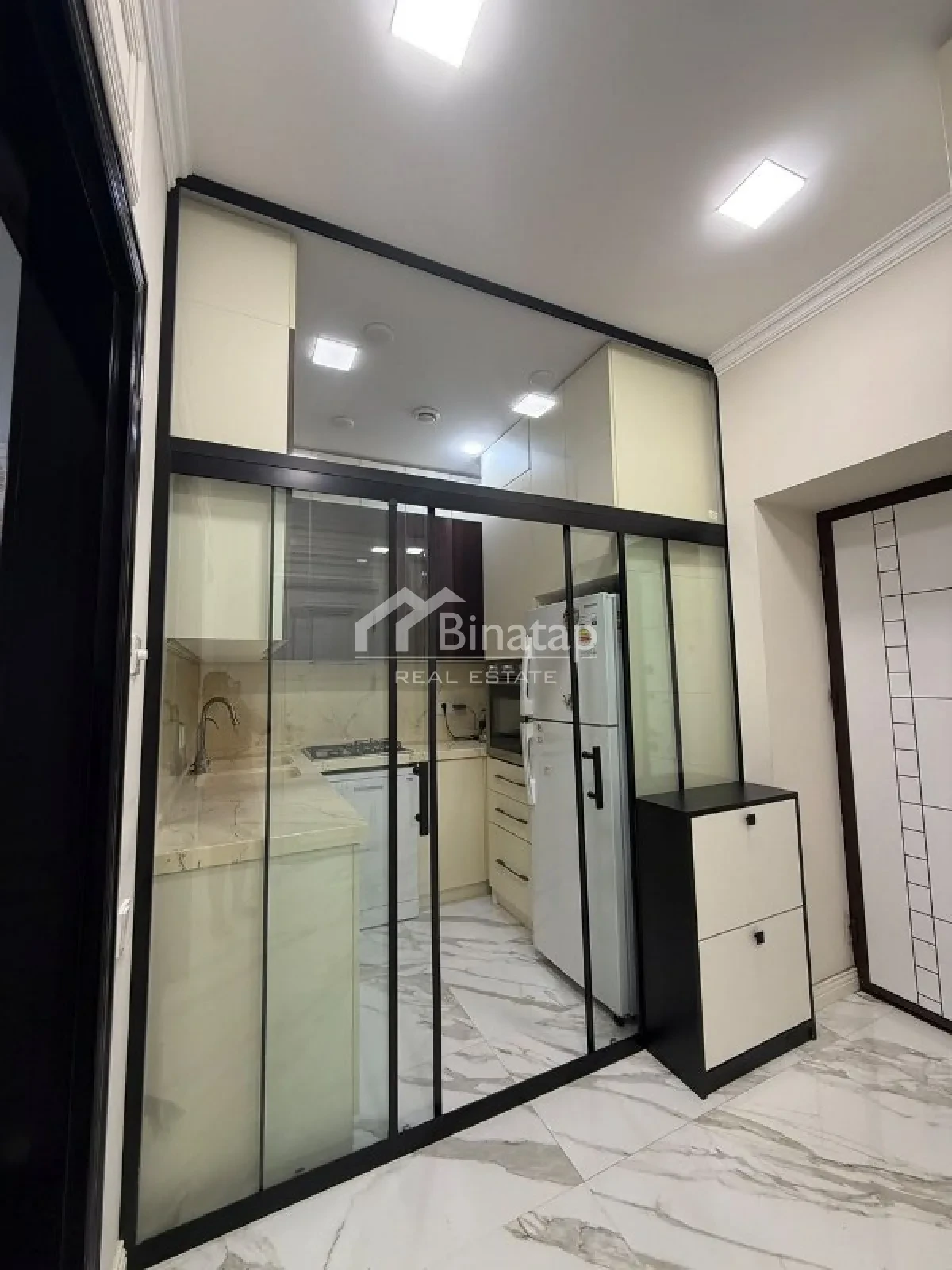 Satılır 2 otaqlı yeni tikili 65 m², 8 Noyabr m. — şəkil 14