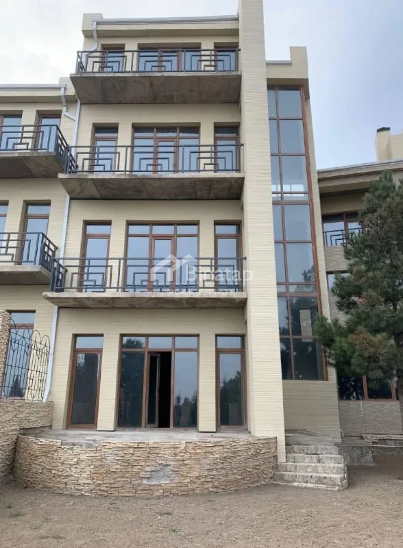 Satılır 10 otaqlı həyət evi / bağ evi 500 m², Şıxov qəs.