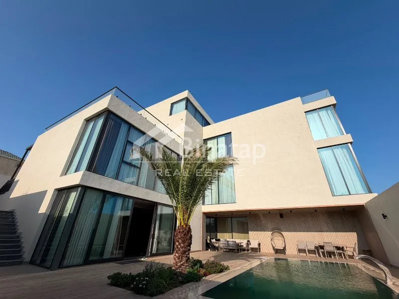 Satılır 12 otaqlı həyət evi / bağ evi 985 m², Badamdar qəs.