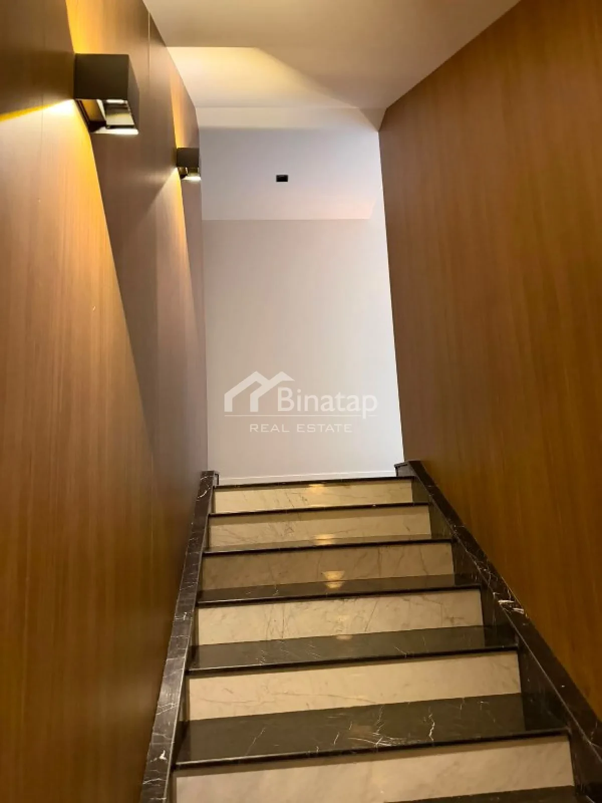 Satılır 12 otaqlı həyət evi / bağ evi 985 m², Badamdar qəs. — şəkil 17