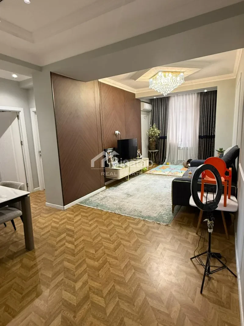 Satılır 3 otaqlı yeni tikili 130 m², İnşaatçılar m.