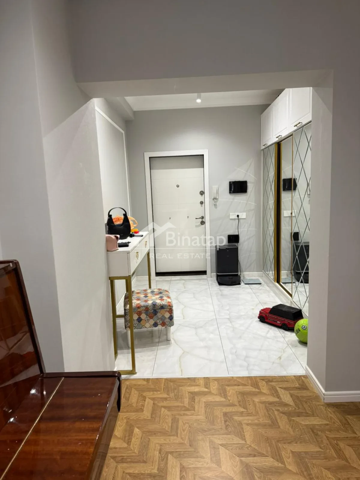 Satılır 3 otaqlı yeni tikili 130 m², İnşaatçılar m. — şəkil 12