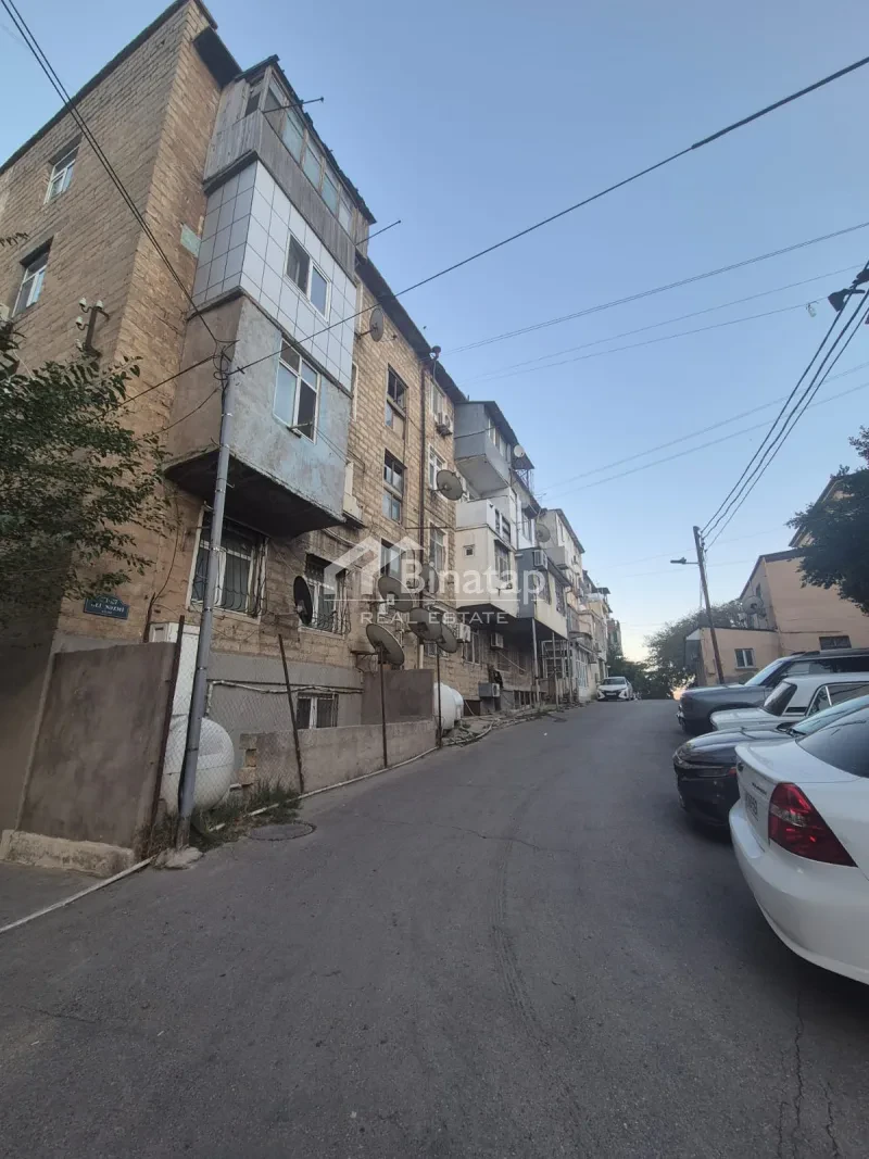 Satılır 1 otaqlı köhnə tikili 33 m², Səbail r.