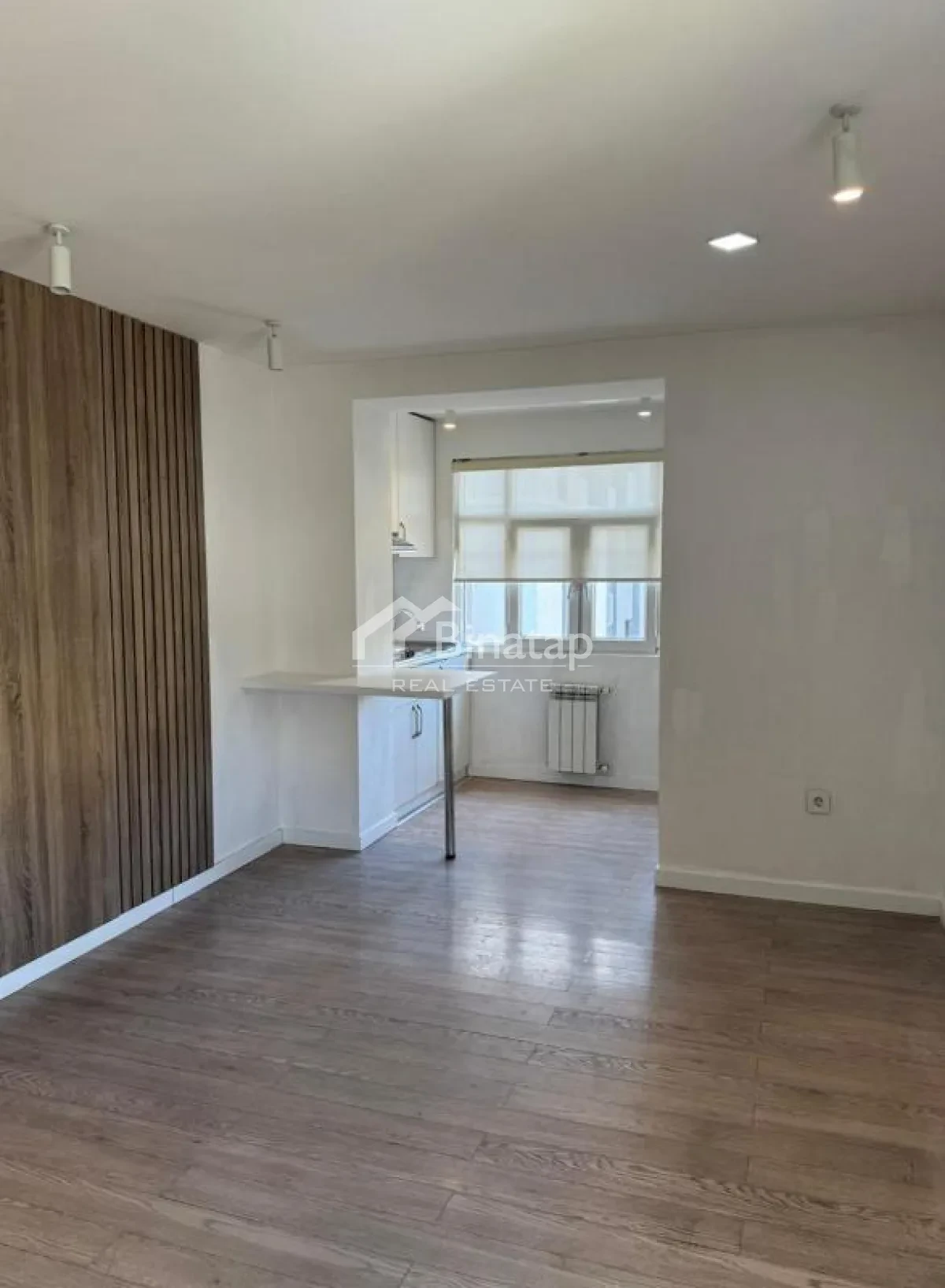 Продаётся 2-комн. квартира 40 м², м. Иншаатчылар — фото 1