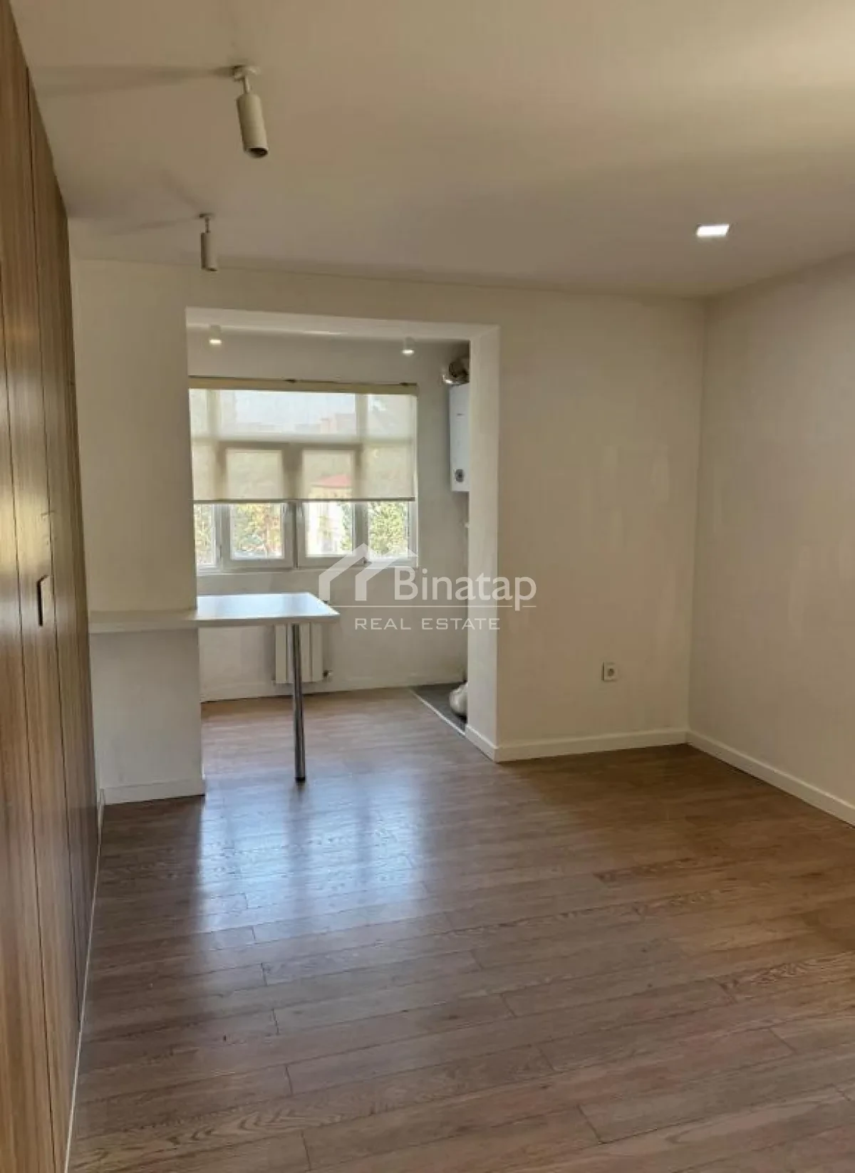 Продаётся 2-комн. квартира 40 м², м. Иншаатчылар — фото 2