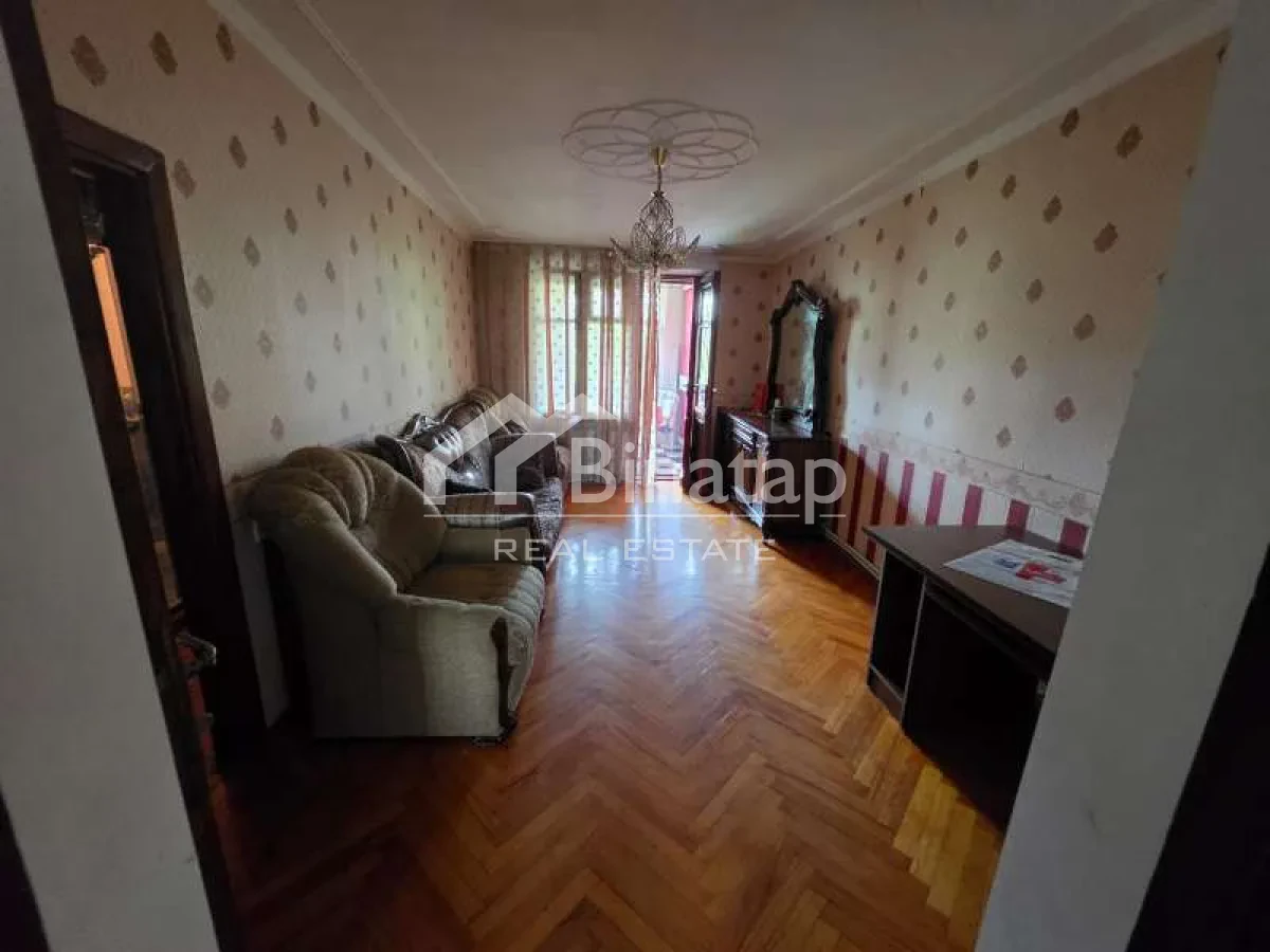 Satılır 2 otaqlı köhnə tikili 60 m², Gənclik m. — şəkil 1