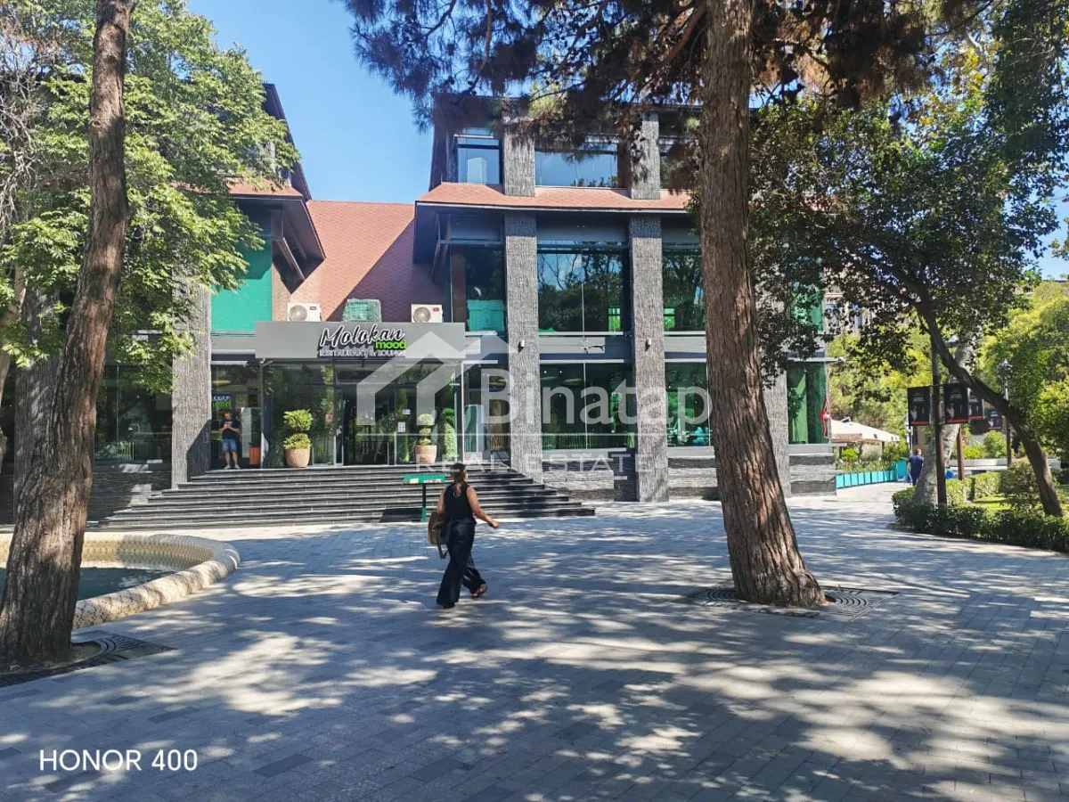 Satılır 2 otaqlı köhnə tikili 110 m², Sahil m. — şəkil 12