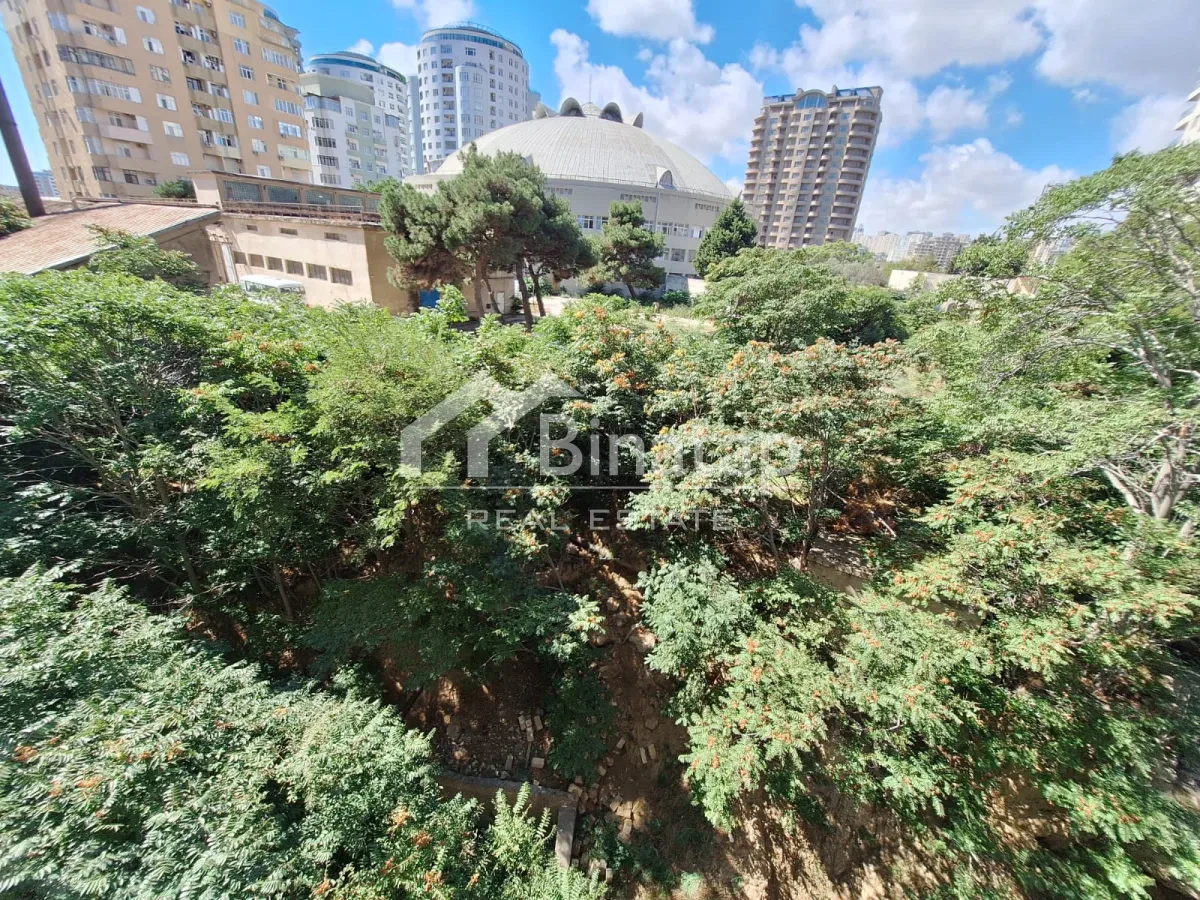 Satılır 4 otaqlı yeni tikili 205 m², 28 May m. — şəkil 19