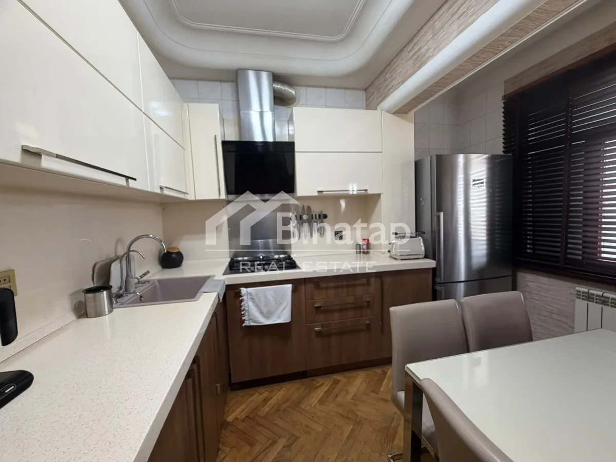 Satılır 4 otaqlı köhnə tikili 90 m², Bakıxanov qəs. — şəkil 10