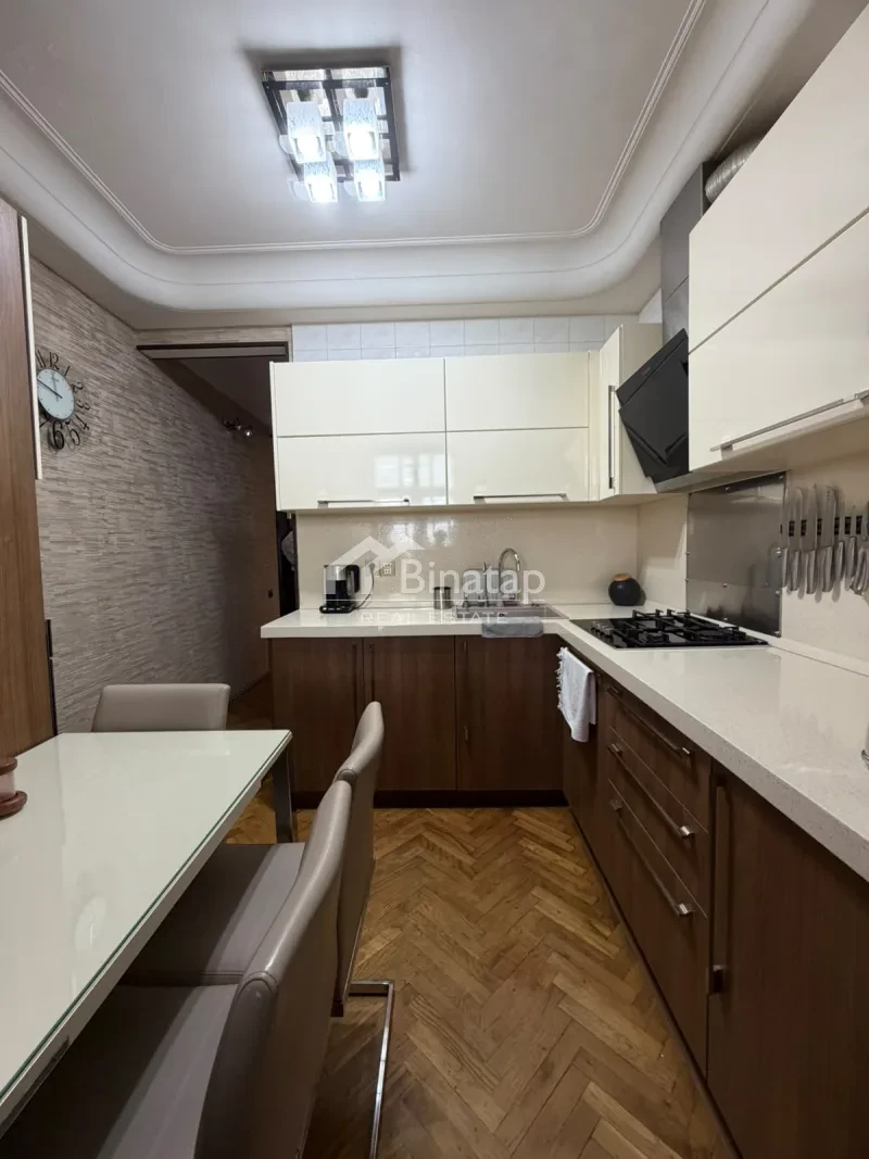 Satılır 4 otaqlı köhnə tikili 90 m², Bakıxanov qəs. — şəkil 13