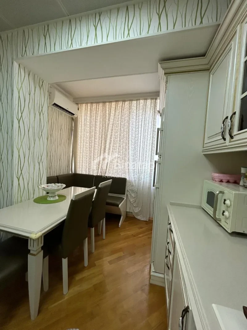 Satılır 2 otaqlı köhnə tikili 52 m², Elmlər Akademiyası m. — şəkil 2